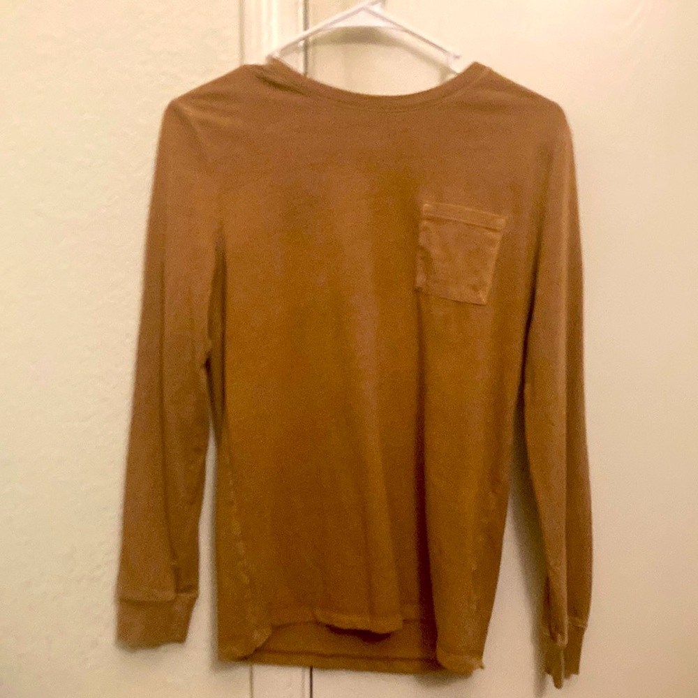 A long sleeve shirt